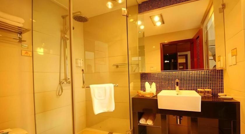 Golden Spring Hotel Lijiang Lijiang  Exterior photo