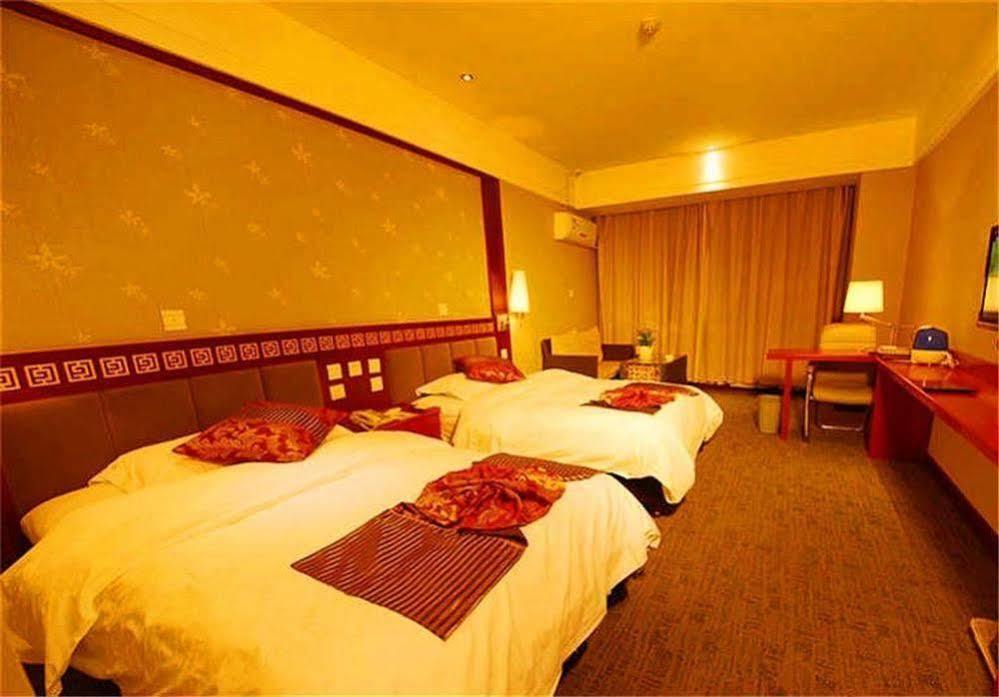 Golden Spring Hotel Lijiang Lijiang  Exterior photo