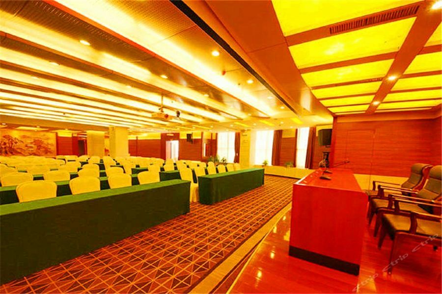 Golden Spring Hotel Lijiang Lijiang  Exterior photo