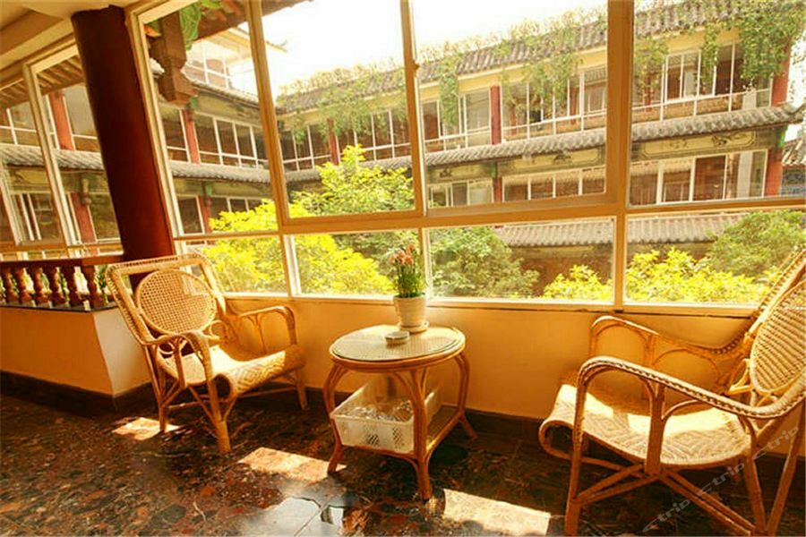 Golden Spring Hotel Lijiang Lijiang  Exterior photo
